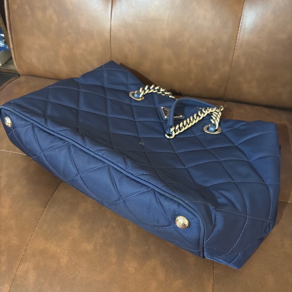 Prada Quilted Tote Navy - Picture 4 of 5